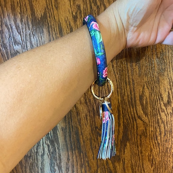 Key Ring Wristlet Floral Bracelet. NWT. - Picture 4 of 5